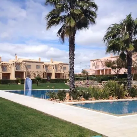 Oazis 4 Bedrooms בית נופש *